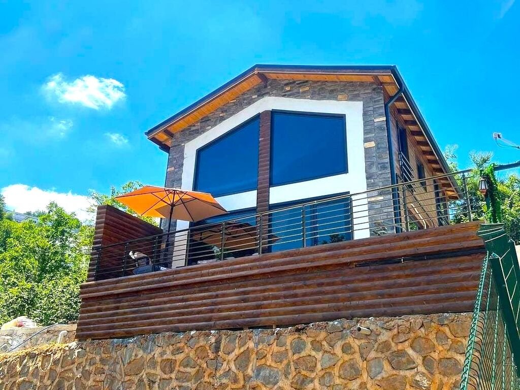 Göl Manzaralı